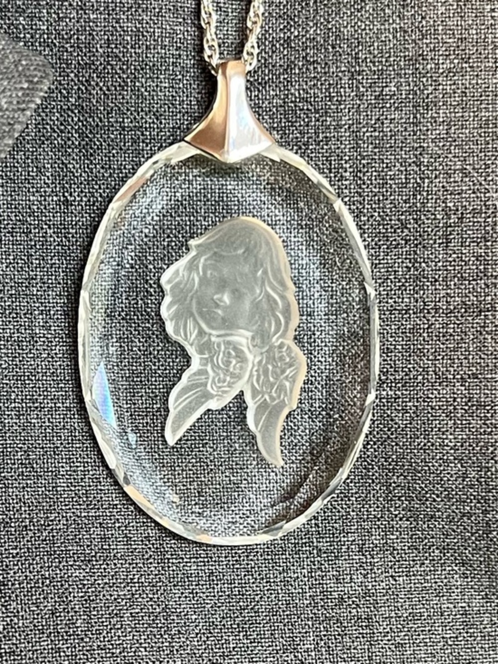 House of Goebel "Adoring Angel" pendant 1980 etched genuine Austrian crystal.